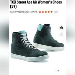 Ladies riding sneaker